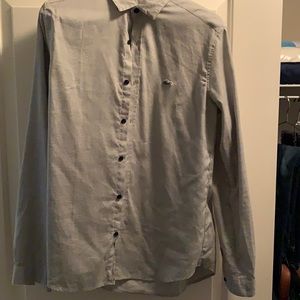 Lacoste casual button-down in horizontal grey / white micro-stripe, size 40